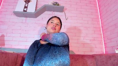Alma_rivers live cam on Cam4
