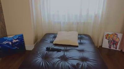 AlmedaLeos live cam on Cam4