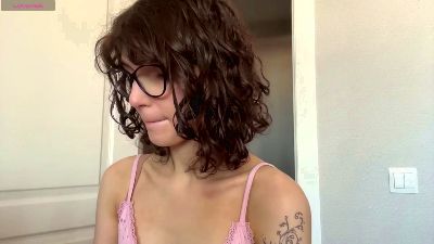 AlodiaGoodrich live cam on Cam4