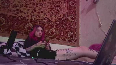 AlonaWildey live cam on Cam4