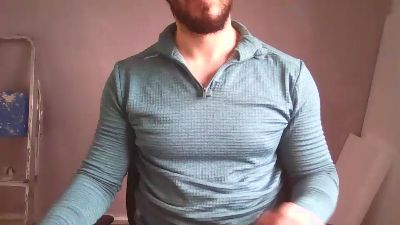 AlphaBoss live cam on Cam4
