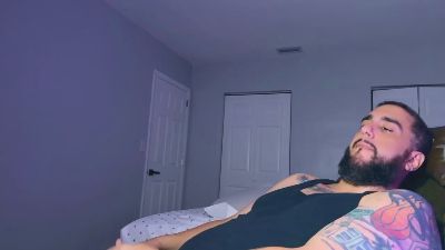 Alpha_Papi live cam on Cam4