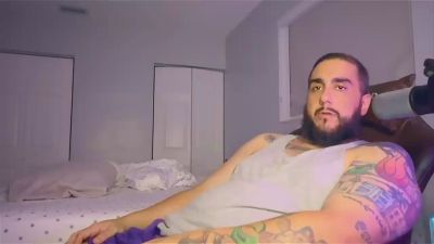 Alpha_Papi live cam on Cam4