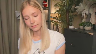 AlthenaDaggett live cam on Cam4