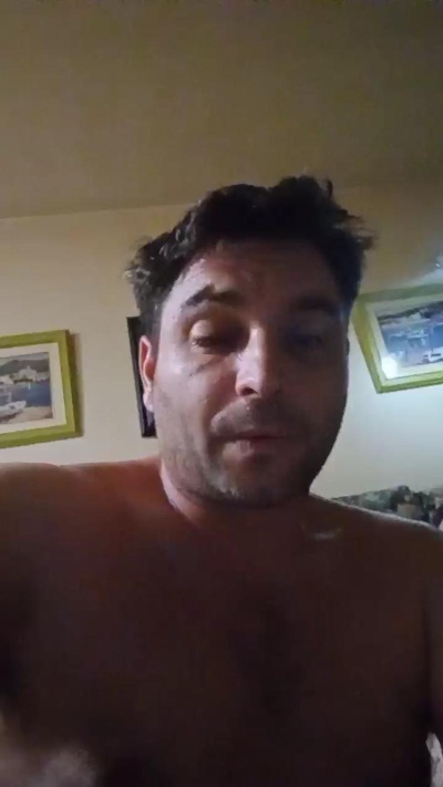 Alvaro654 live cam on Cam4