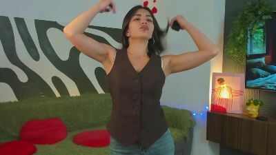 AlvinaAdamsky live cam on Cam4