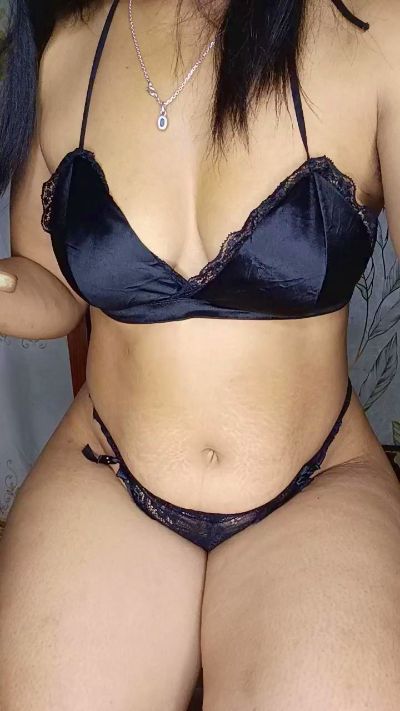 Alyah live cam on Cam4