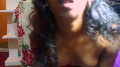 Alyahkelly live cam on Cam4