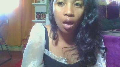 Alyahkelly live cam on Cam4