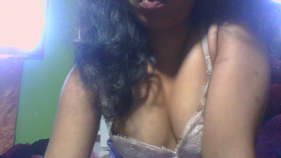 Alyahkelly live cam on Cam4