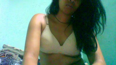 Alyahkelly live cam on Cam4