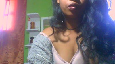 Alyahkelly live cam on Cam4