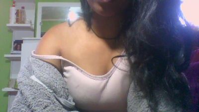 Alyahkelly live cam on Cam4