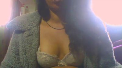Alyahkelly live cam on Cam4
