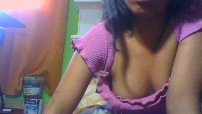 Alyahkelly live cam on Cam4