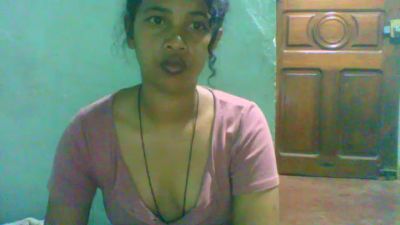 Alyahkelly live cam on Cam4