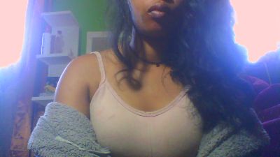 Alyahkelly live cam on Cam4