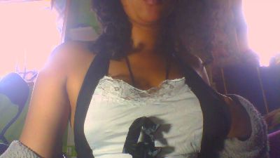 Alyahkelly live cam on Cam4