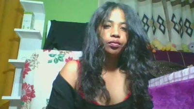 Alyahkelly live cam on Cam4