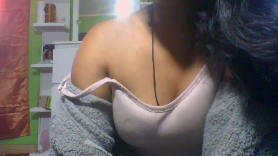 Alyahkelly live cam on Cam4