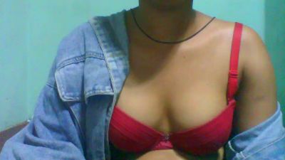 Alyahkelly live cam on Cam4