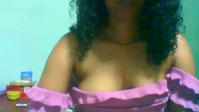 Alyahkelly live cam on Cam4