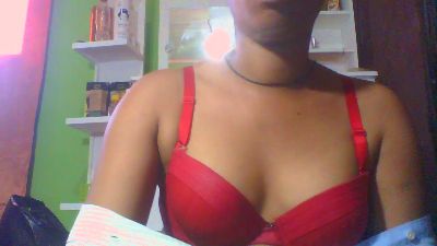 Alyahkelly live cam on Cam4