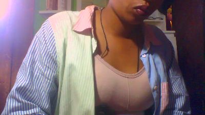 Alyahkelly live cam on Cam4