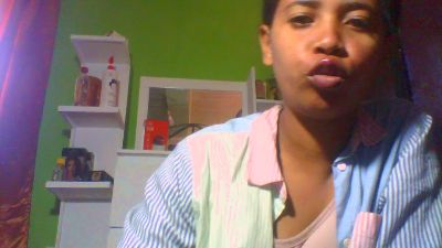 Alyahkelly live cam on Cam4
