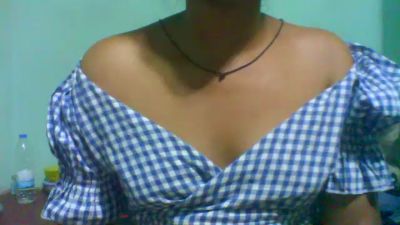 Alyahkelly live cam on Cam4