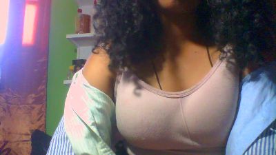 Alyahkelly live cam on Cam4