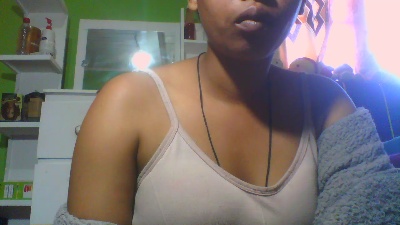 Alyahkelly live cam on Cam4