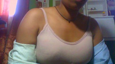 Alyahkelly live cam on Cam4