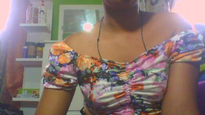 Alyahkelly live cam on Cam4