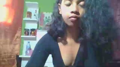 Alyahkelly live cam on Cam4