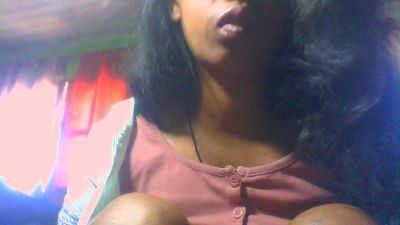 Alyahkelly live cam on Cam4