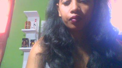 Alyahkelly live cam on Cam4