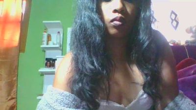 Alyahkelly live cam on Cam4