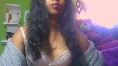 Alyahkelly live cam on Cam4