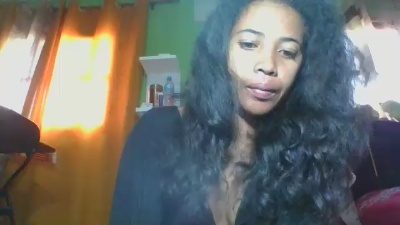 Alyahkelly live cam on Cam4