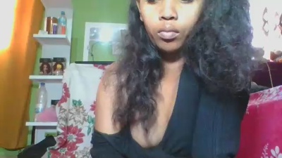 Alyahkelly live cam on Cam4