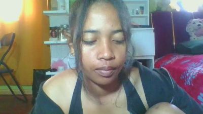 Alyahkelly live cam on Cam4