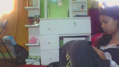 Alyahkelly live cam on Cam4