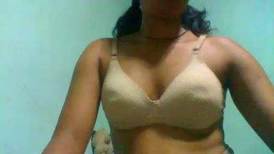 Alyahkelly live cam on Cam4