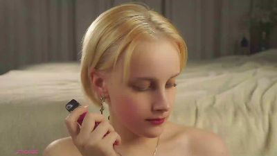 AlyceLelacheur live cam on Cam4