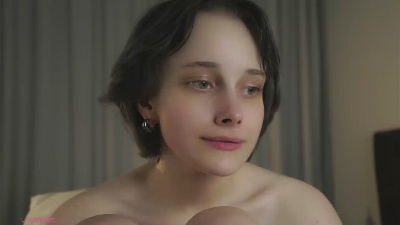 AlyceLelacheur live cam on Cam4