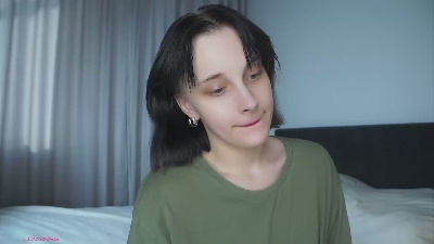 AlyceLelacheur live cam on Cam4