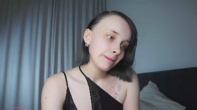 AlyceLelacheur live cam on Cam4