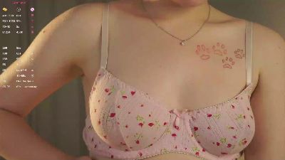 AlyceLelacheur live cam on Cam4