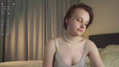 AlyceLelacheur live cam on Cam4
